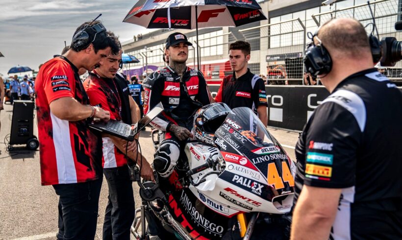 ARÓN SE QUEDA FUERA A LAS PRIMERAS DE CAMBIO EN EL GP DE ARAGÓN