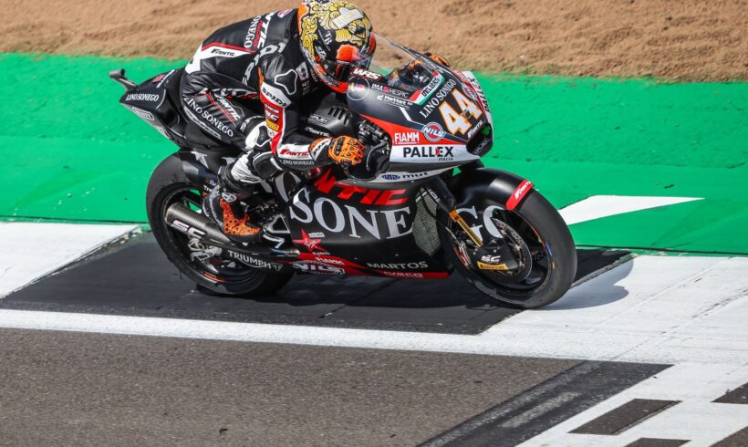 CAÍDA DE ARÓN EN LA PRACTICE DEL #BRITISHGP, TENDRÁ DE DISPUTAR SU PRIMERA Q1 DEL AÑO