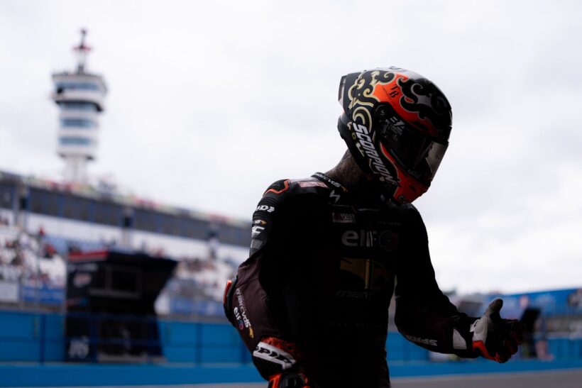 ARON UNDÉCIMO DE UNA FP2 DE JEREZ PASADA POR AGUA